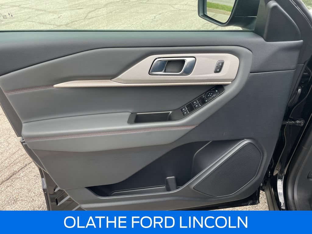 Certified 2026 Ford Explorer Active AWD/4WD image 20
