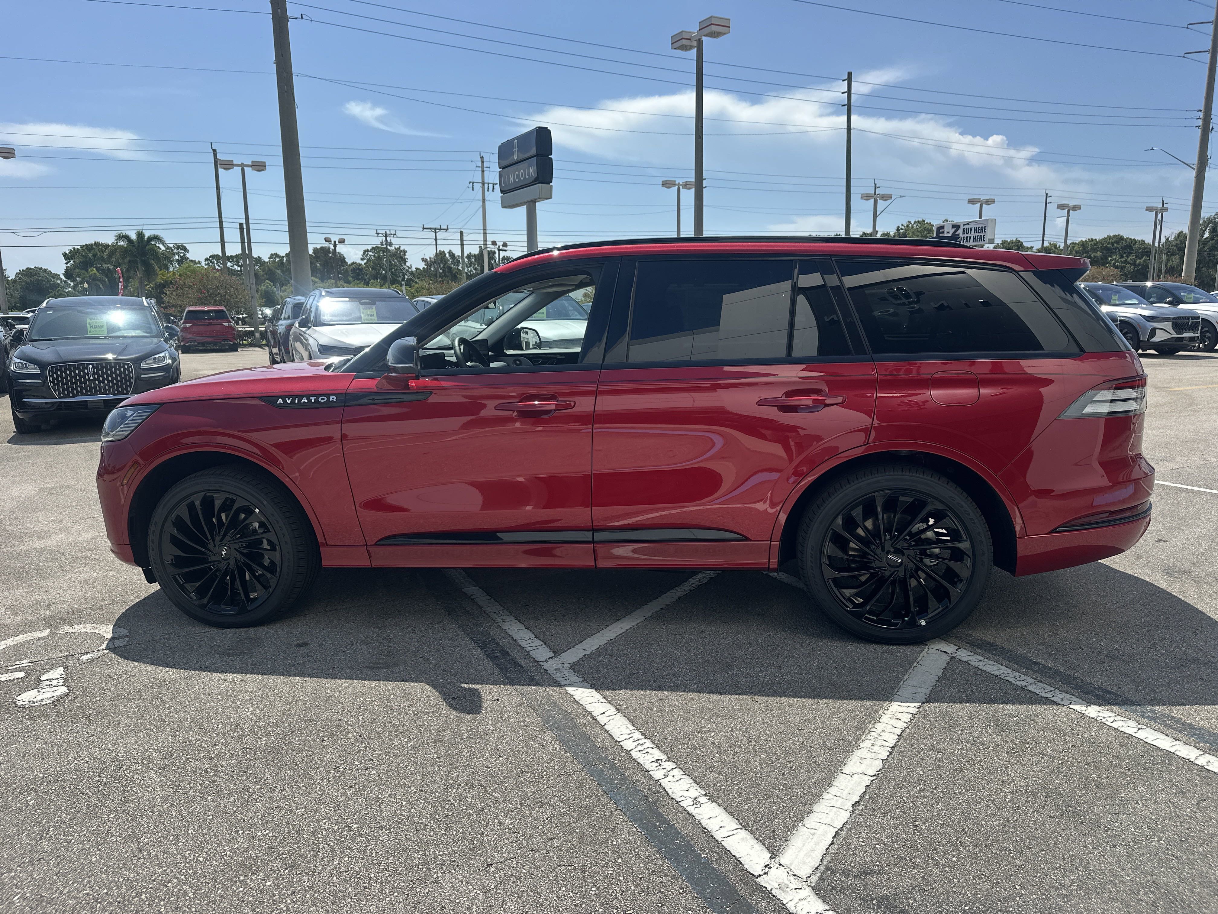 New 2025 Lincoln Aviator Reserve w/ Luxury Package image 9