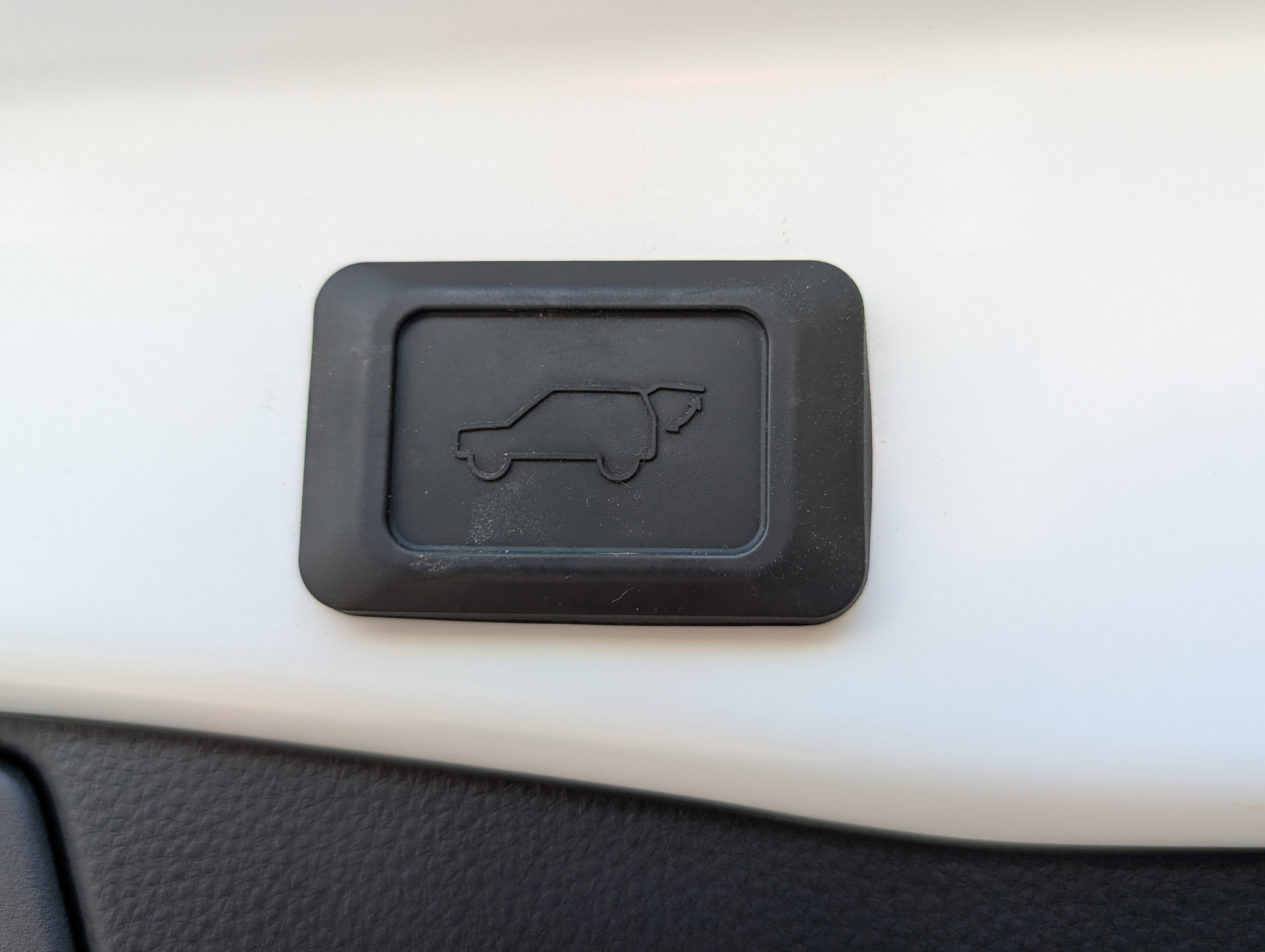 Used 2023 Toyota RAV4 XLE Premium image 14