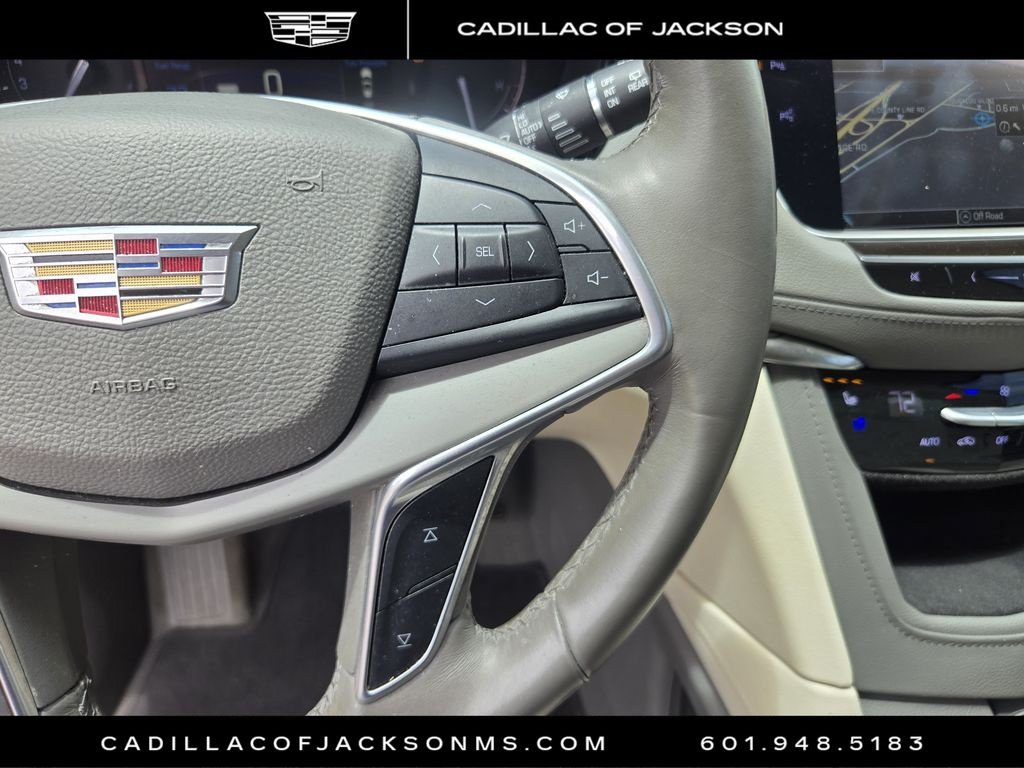 Used 2017 Cadillac XT5 Premium Luxury w/ Driver Assist Package FWD image 19