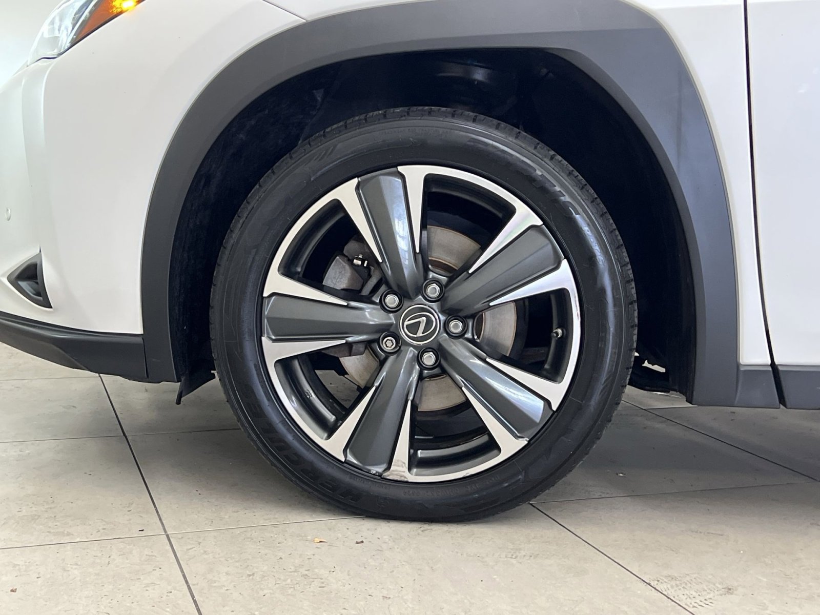 Used 2019 Lexus UX 200 image 10