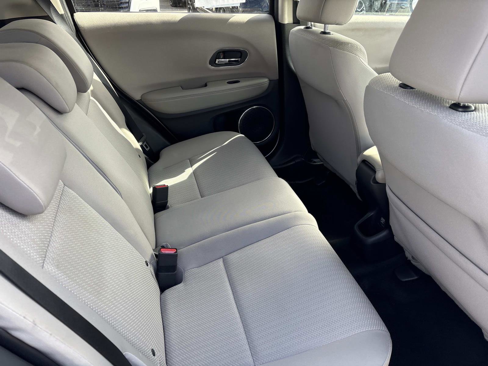 Used 2018 Honda HR-V EX image 35