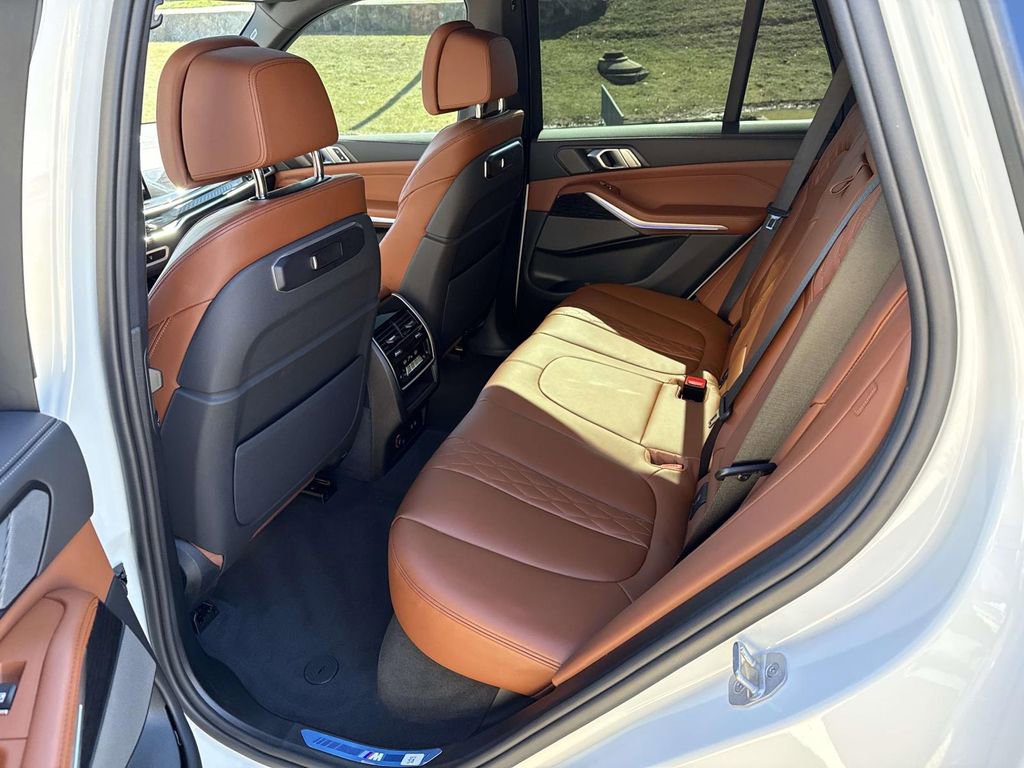 Used 2025 BMW X5 M60i w/ Climate Comfort Package image 10
