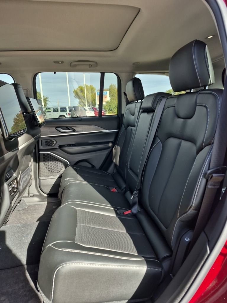 New 2024 Jeep Grand Cherokee Limited 4xe w/ Luxury Tech Group II image 27