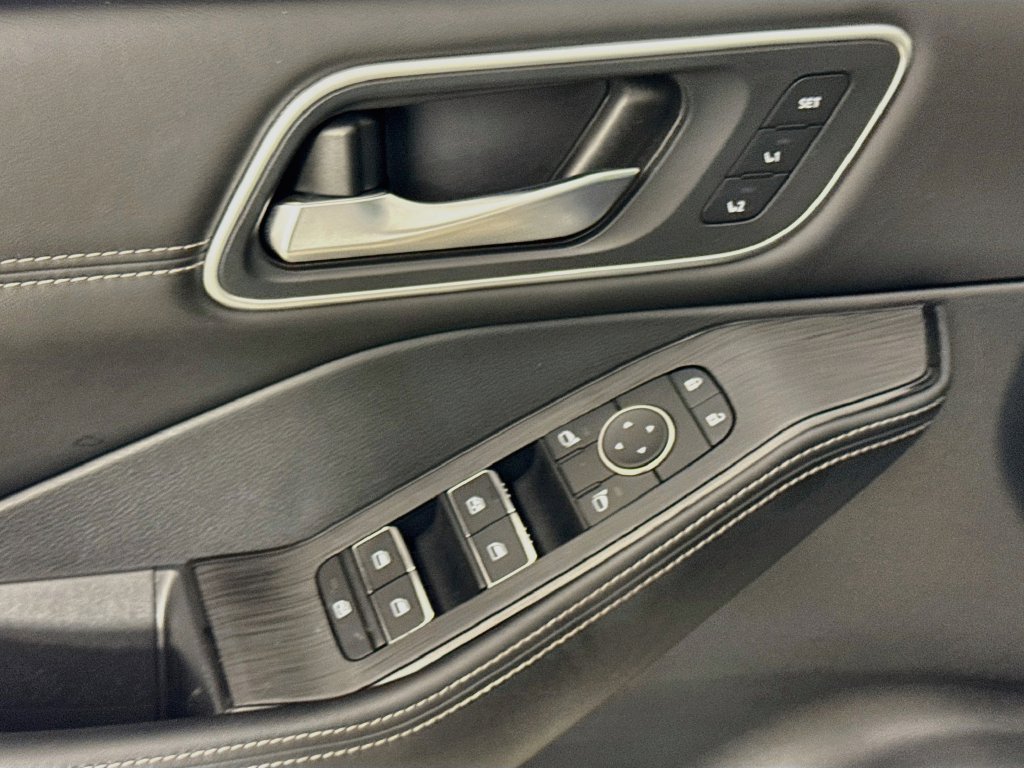 Used 2024 Nissan Rogue Platinum w/ Platinum Premium Package FWD image 21