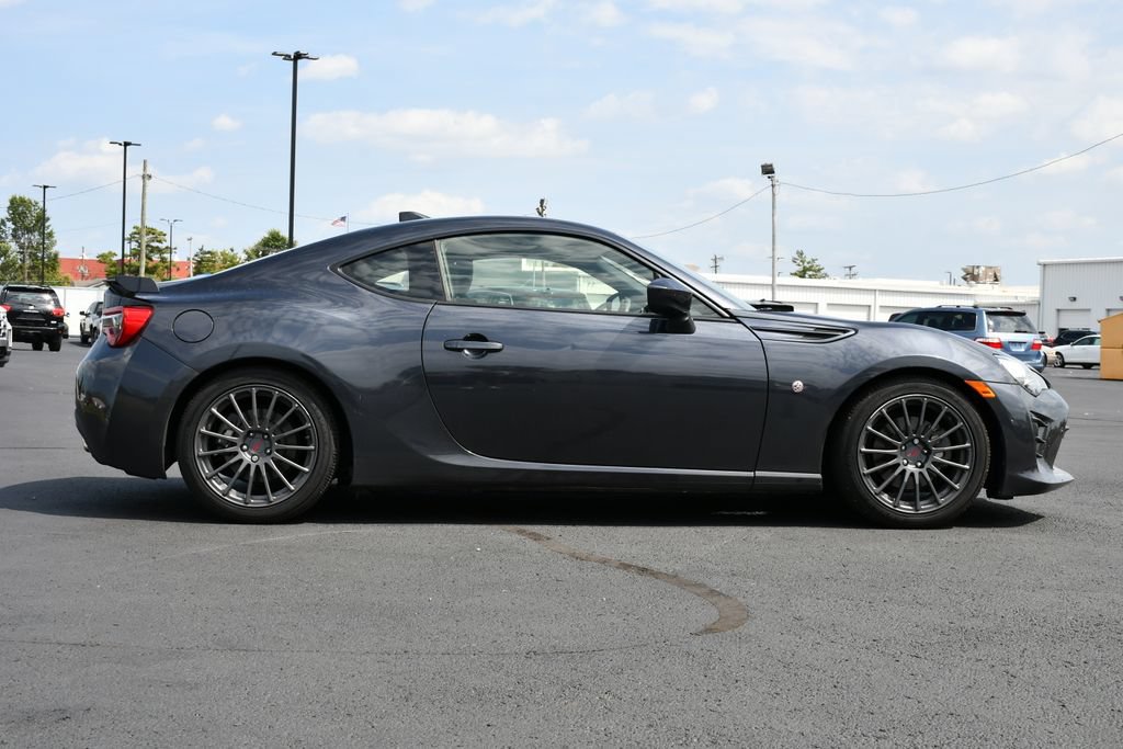 Used 2019 Toyota 86 RWD image 8
