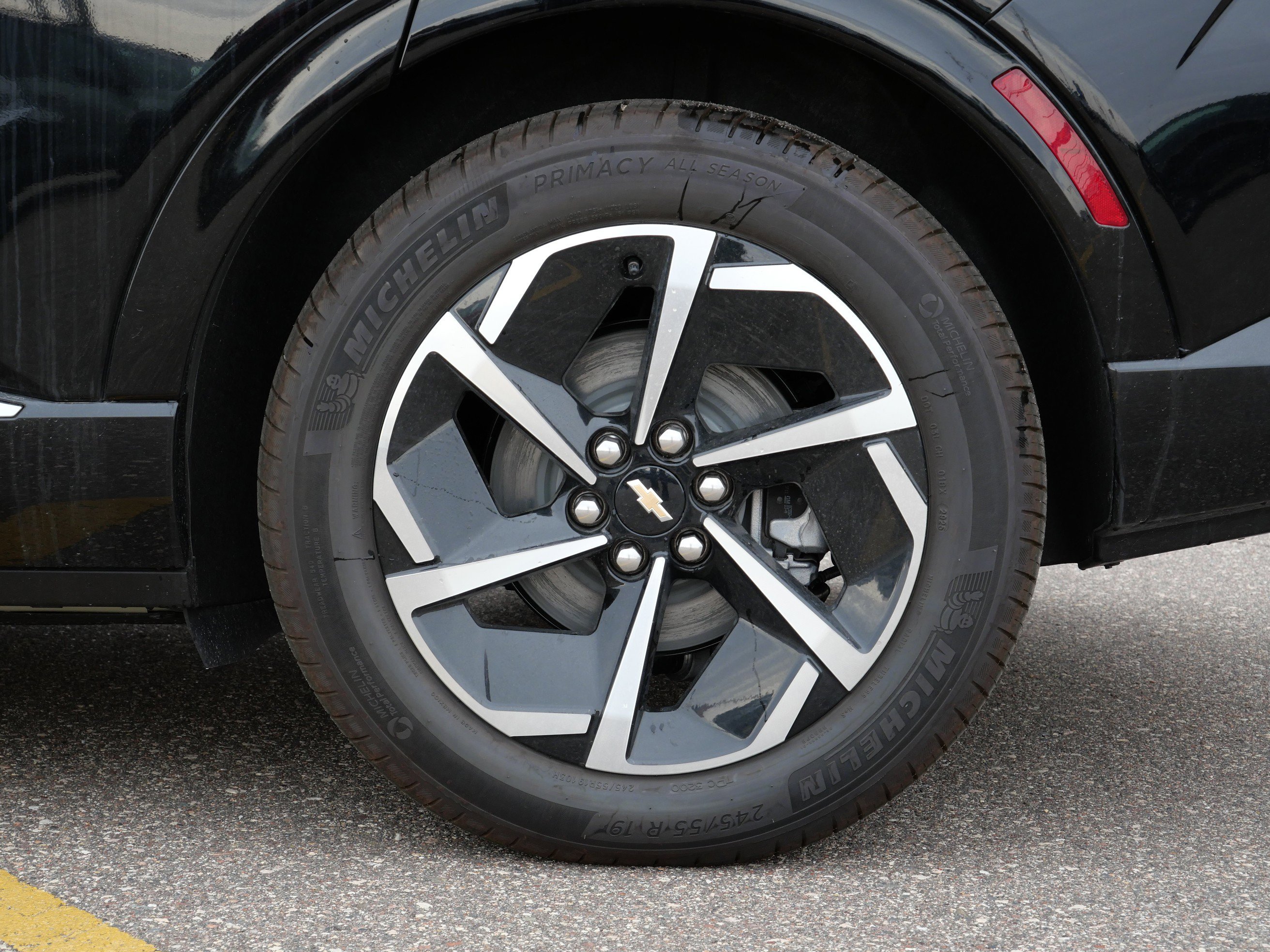 New 2025 Chevrolet Equinox EV LT AWD/4WD image 3