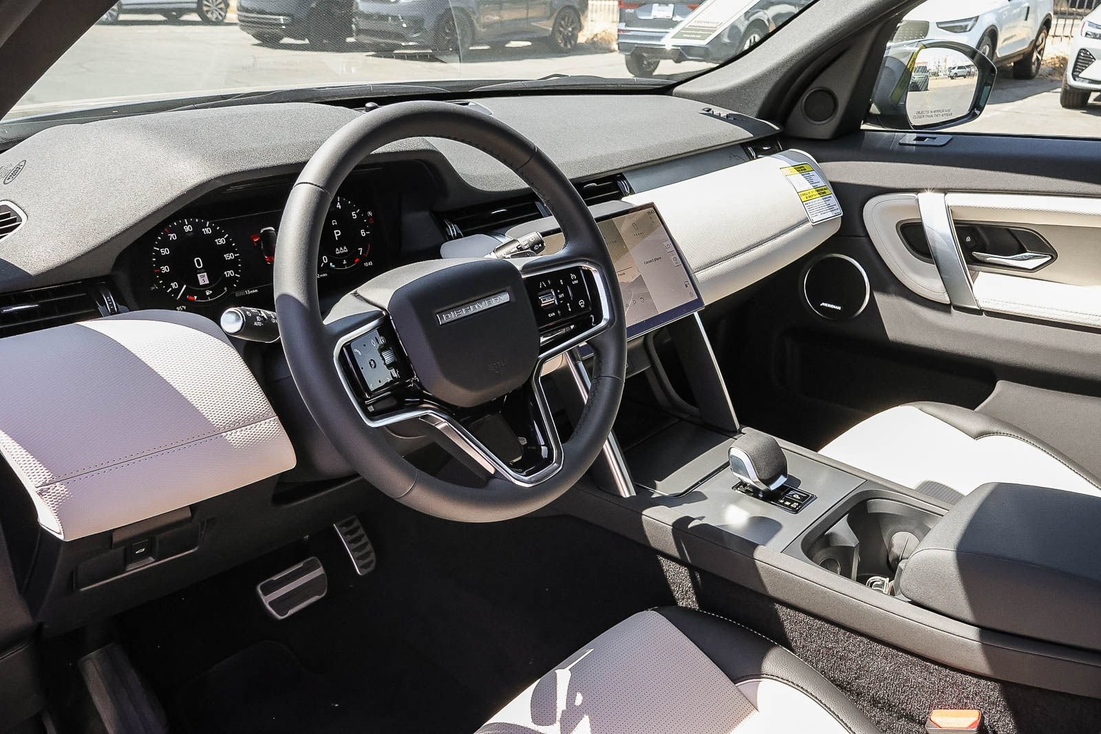 New 2026 Land Rover Discovery Sport Landmark AWD/4WD image 29