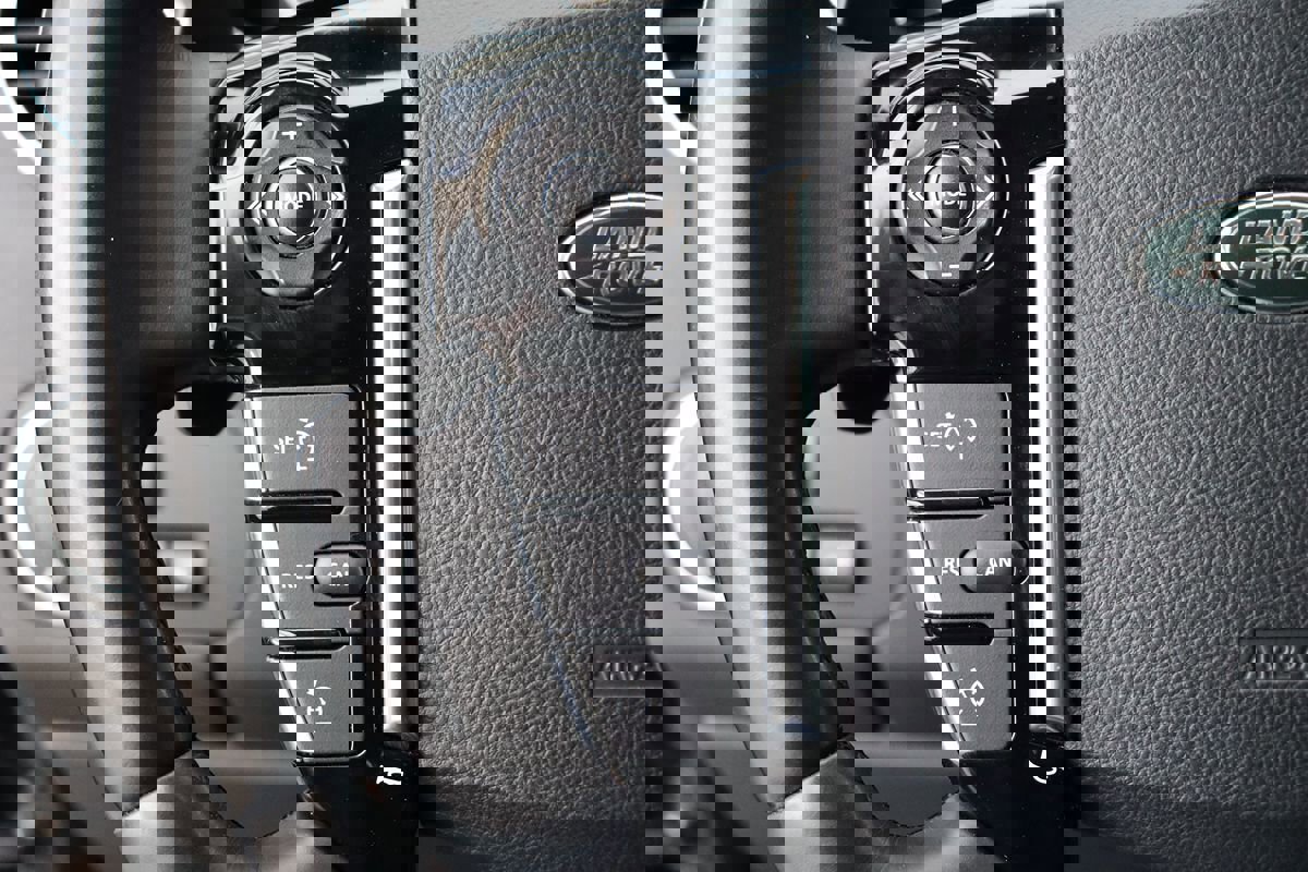 Used 2016 Land Rover LR4 HSE image 16