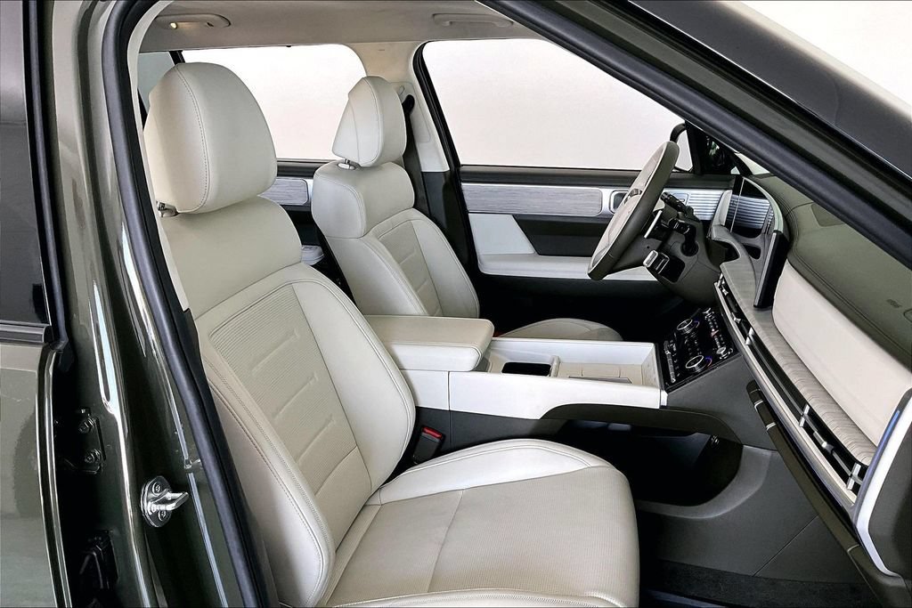 Used 2025 Hyundai Santa Fe Calligraphy FWD image 8