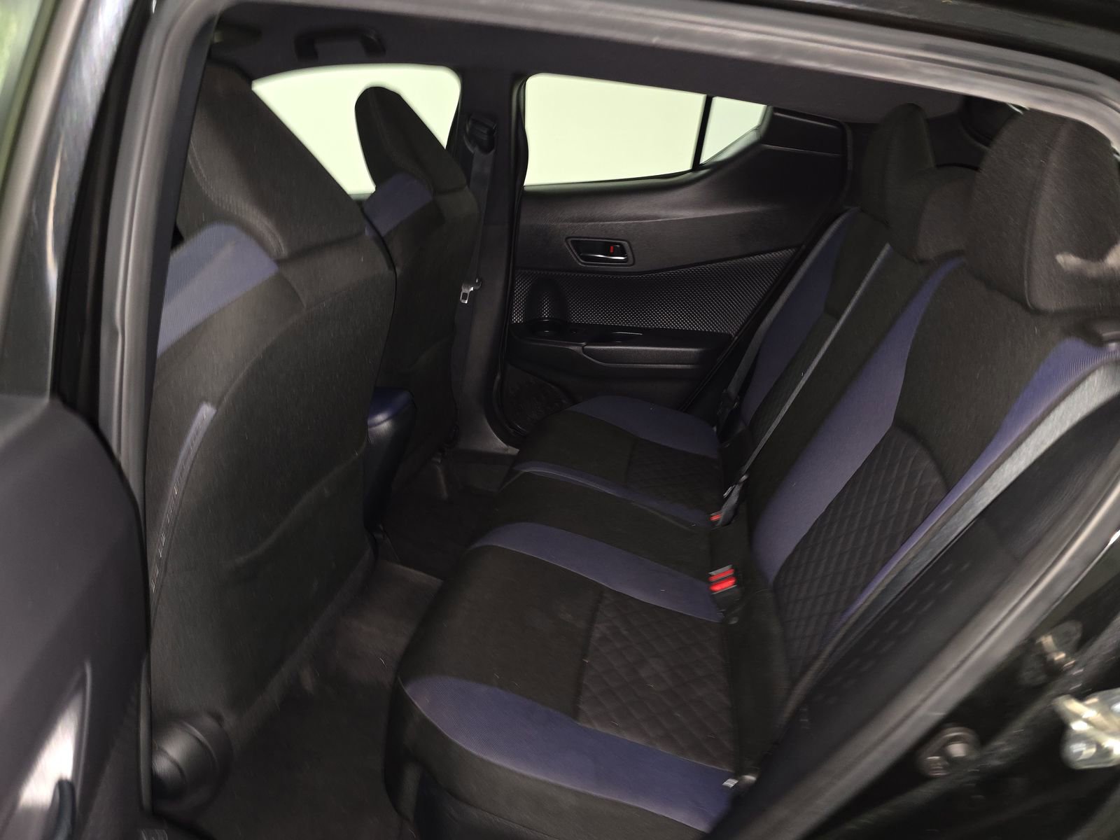 Used 2021 Toyota C-HR XLE image 13