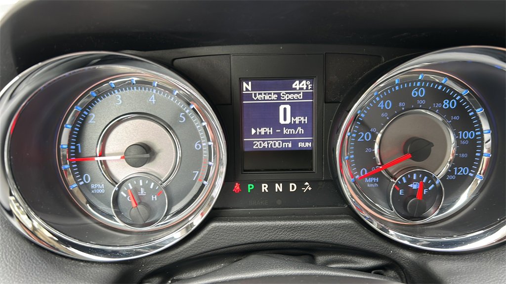 Used 2014 Chrysler Town & Country Touring image 19