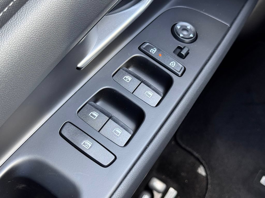 New 2026 Hyundai Elantra Limited FWD image 24