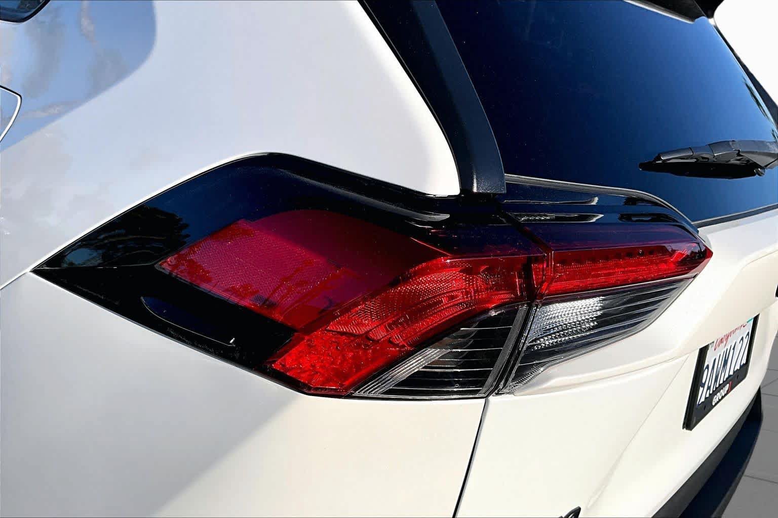 Used 2022 Toyota RAV4 XLE Premium FWD image 27