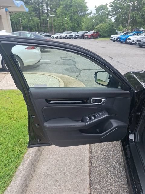 Used 2023 Honda Civic Touring image 9