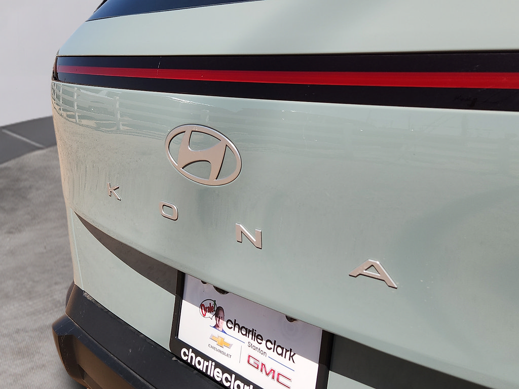 Used 2024 Hyundai Kona SE FWD image 25