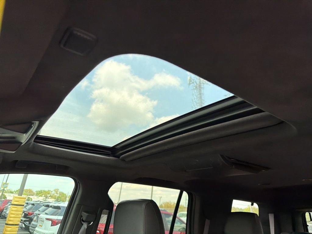 Used 2016 Cadillac Escalade Platinum image 20