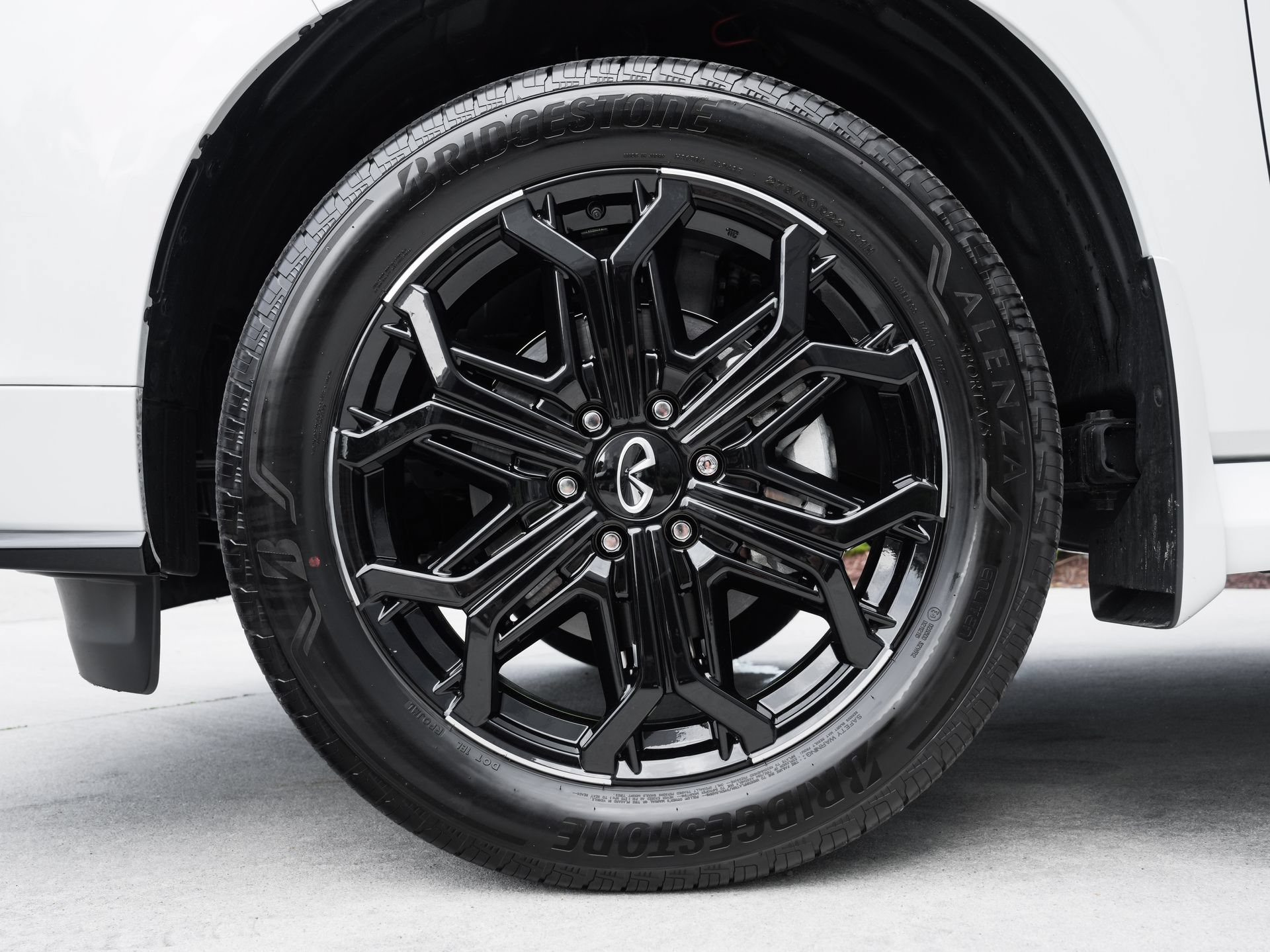 Certified 2026 INFINITI QX80 4WD w/ Sport Exterior Package image 29