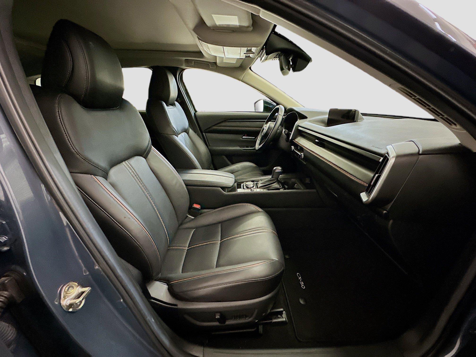 Used 2025 MAZDA CX-50 AWD 2.5 Hybrid w/ Premium Pkg image 34