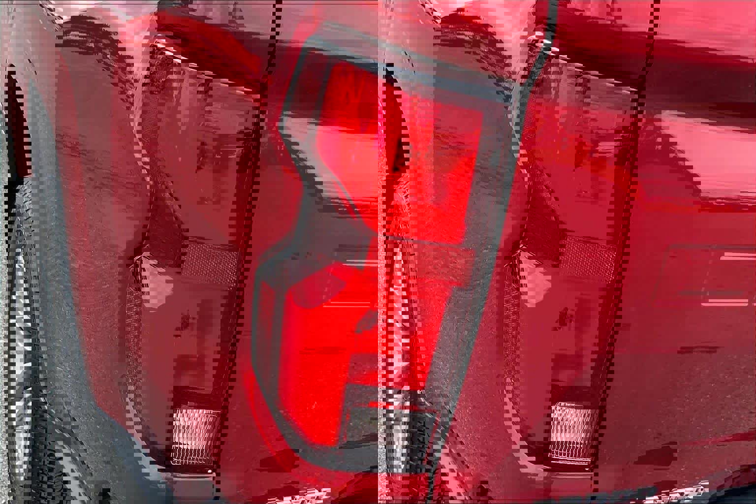 Used 2025 Chevrolet Colorado LT w/ LT Convenience Package image 28