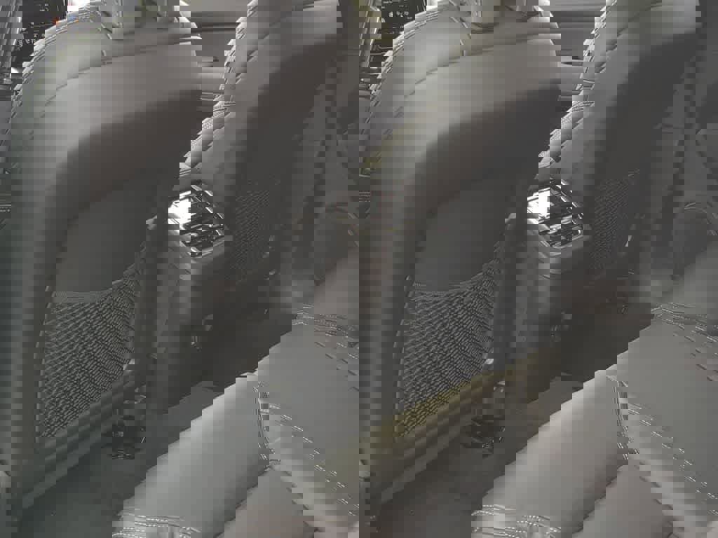 Used 2026 Volvo XC60 B5 Ultra w/ Protection Package Premier image 17