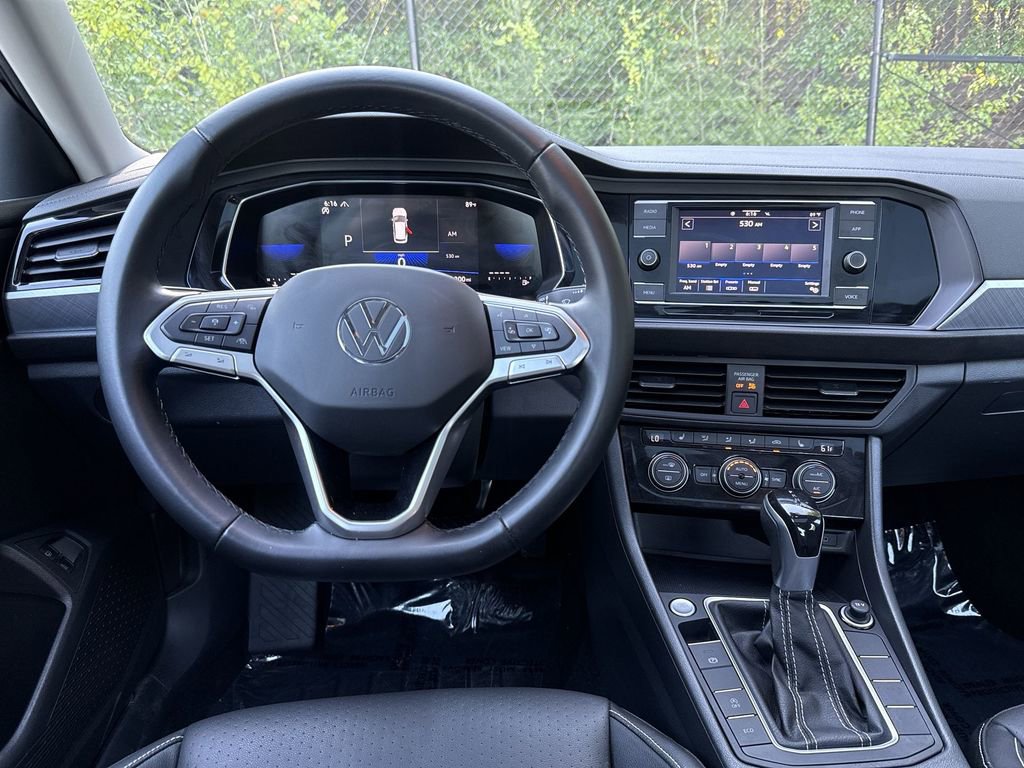Used 2023 Volkswagen Jetta SE w/ Panoramic Sunroof Package FWD image 23