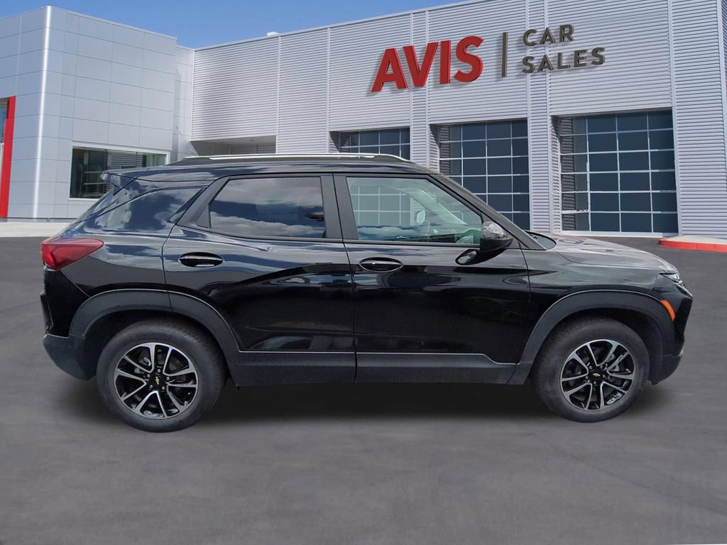 Used 2025 Chevrolet TrailBlazer LT AWD/4WD image 5