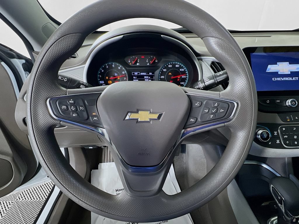 Used 2024 Chevrolet Malibu LT FWD image 11