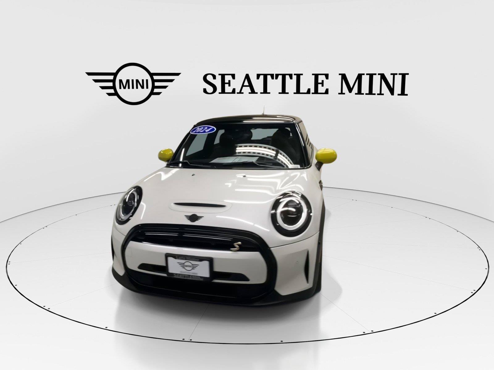 Used 2024 MINI Cooper SE FWD image 4