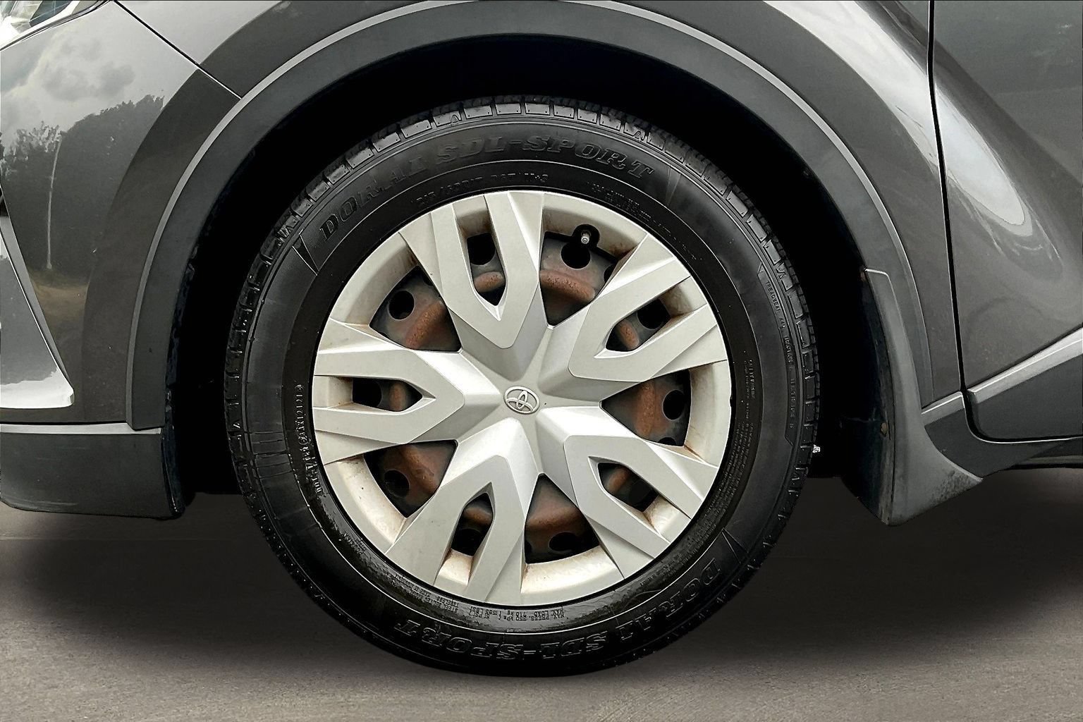 Used 2019 Toyota C-HR LE FWD image 32
