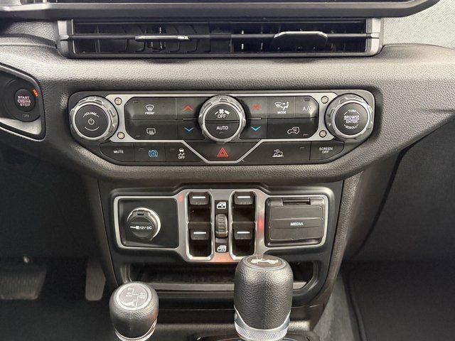 Used 2024 Jeep Wrangler Unlimited image 24