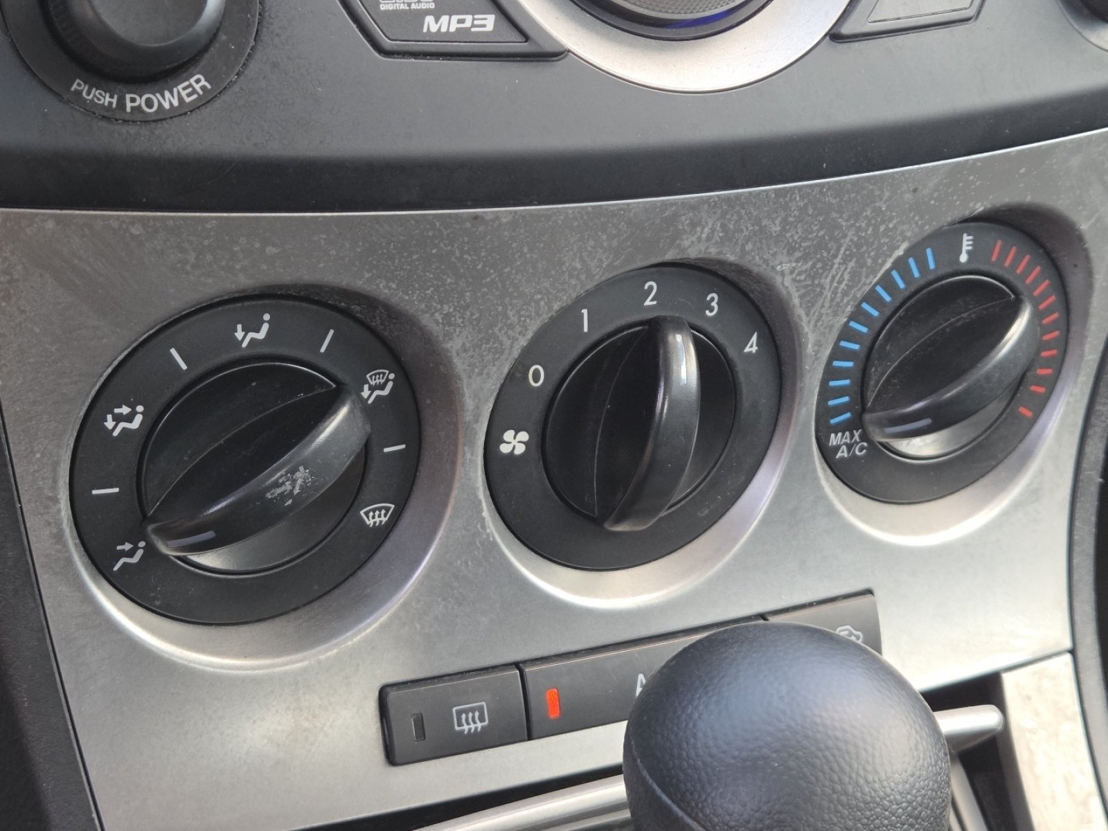 Used 2011 MAZDA MAZDA3 i Touring FWD image 26