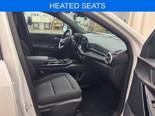 Used 2026 Chevrolet Equinox LT AWD/4WD image 14