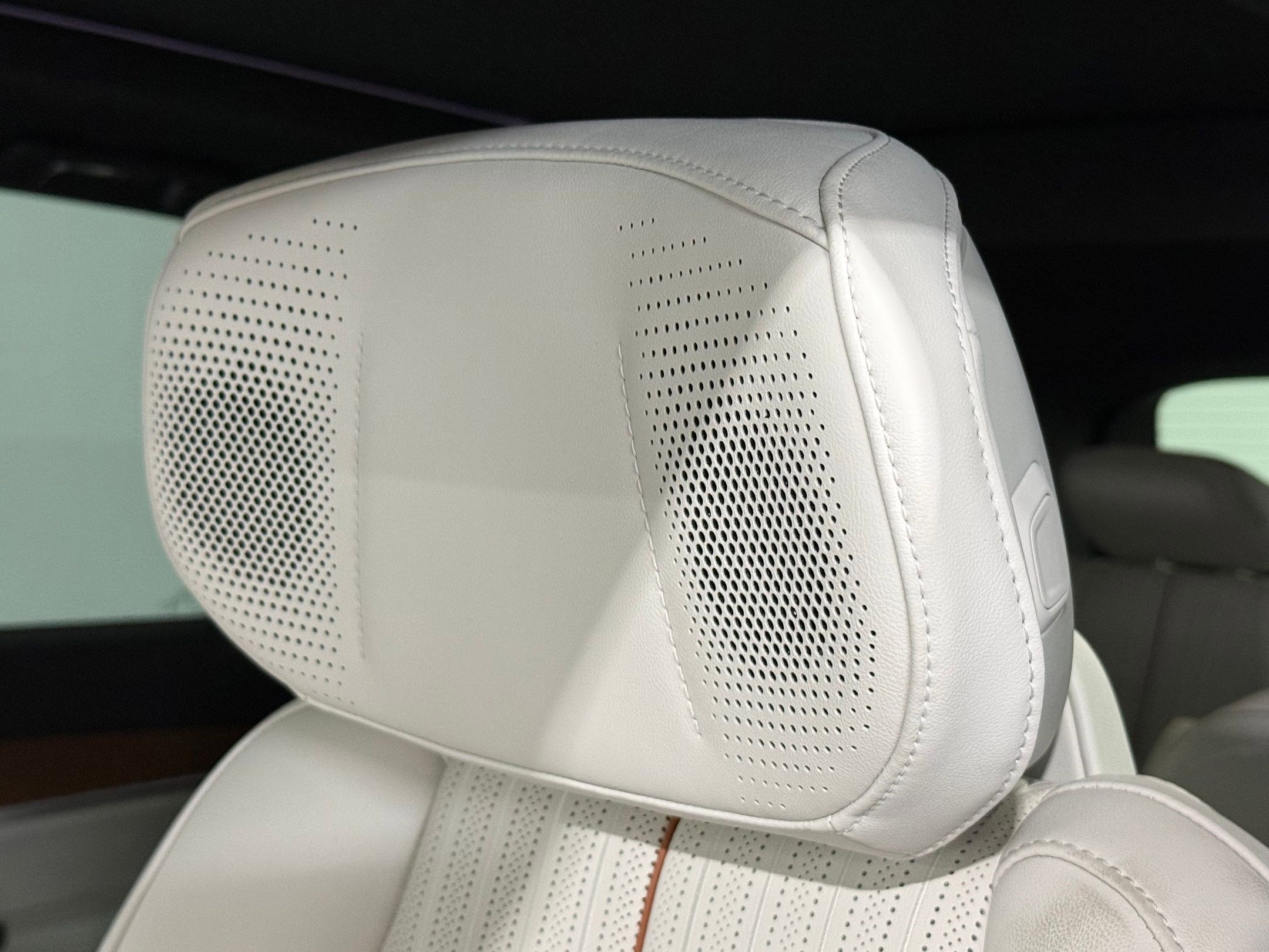 New 2026 Cadillac Vistiq Sport image 25