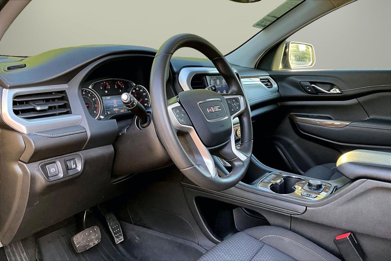 Used 2023 GMC Acadia SLE w/ Driver Convenience Package AWD/4WD image 18