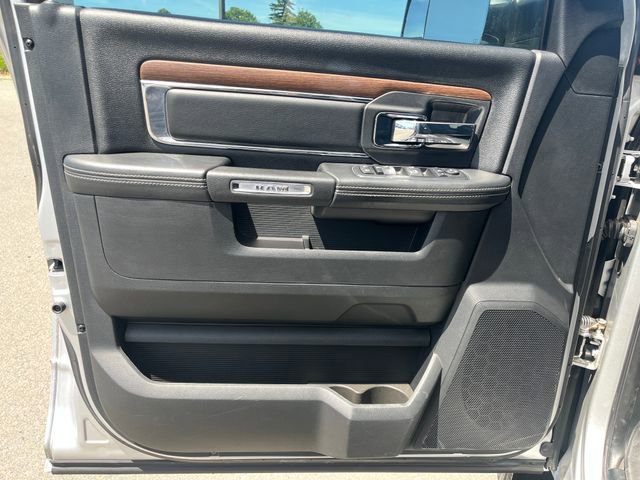 Used 2015 RAM 3500 Laramie w/ Convenience Group AWD/4WD image 16