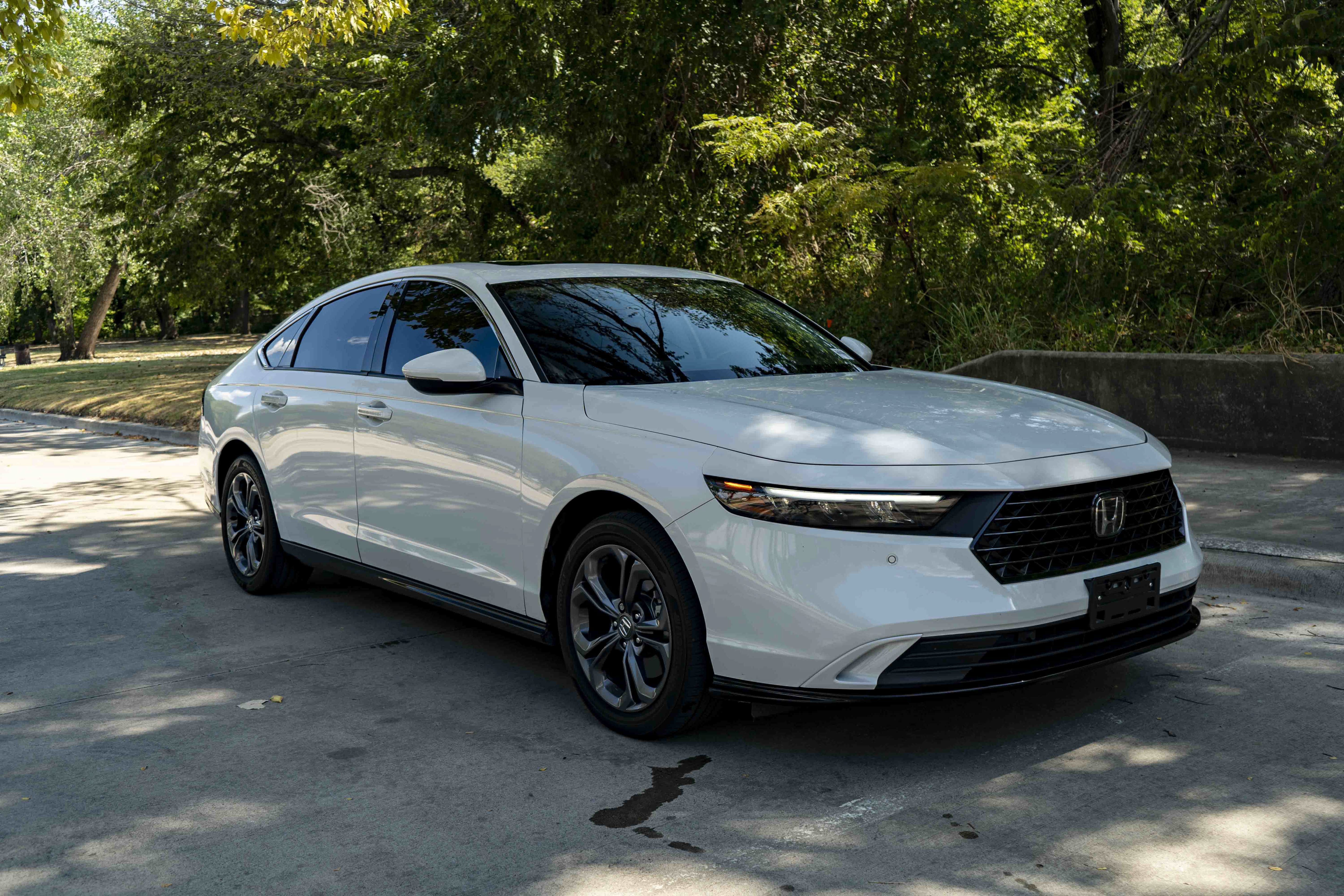 Used 2025 Honda Accord EX-L image 2