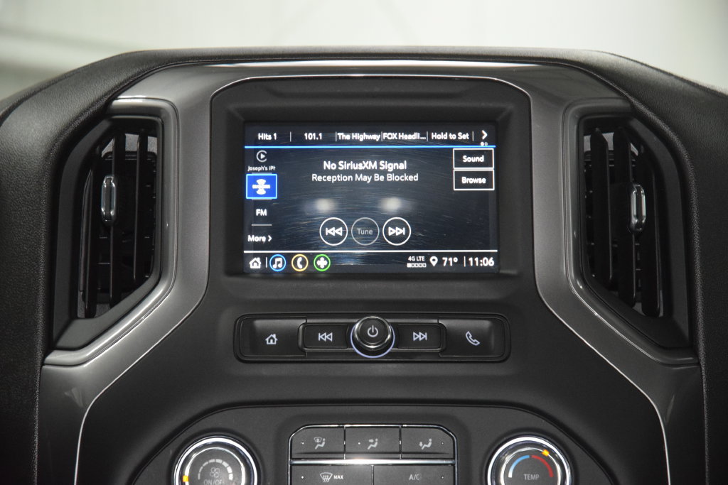 Used 2022 Chevrolet Silverado 1500 Custom AWD/4WD image 31
