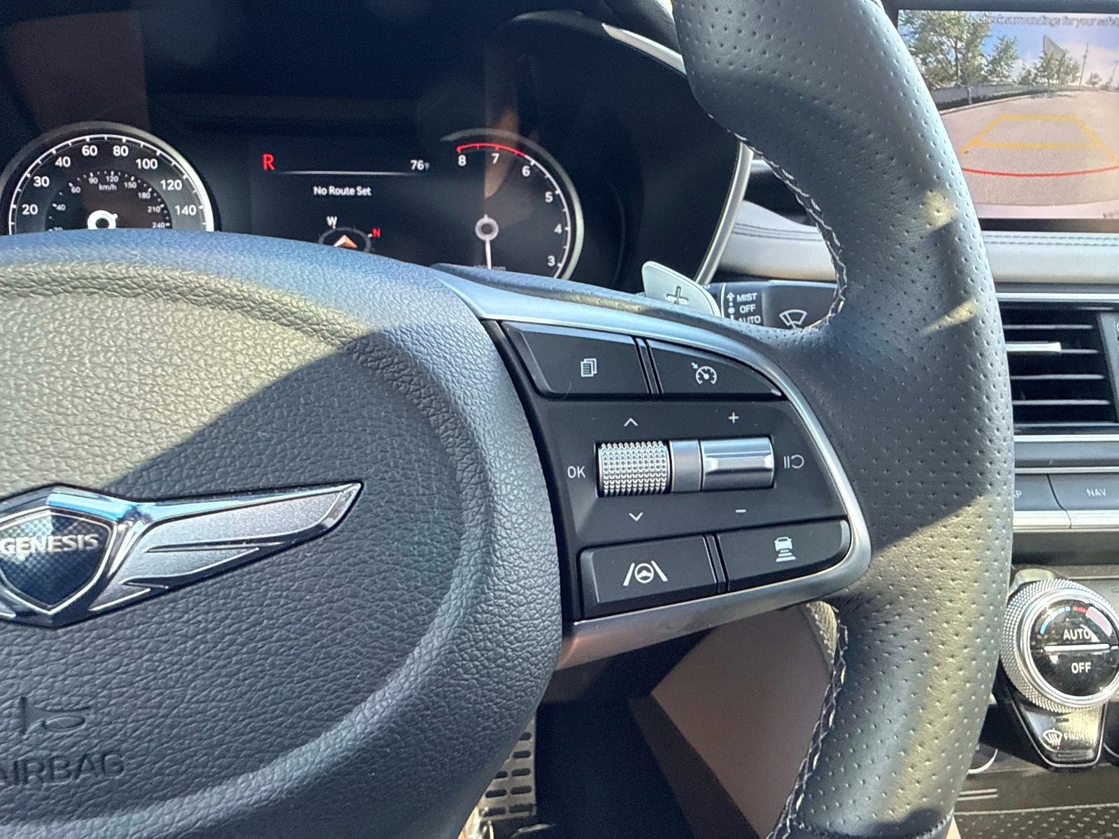 Used 2023 Genesis G70 2.0T w/ Sport Prestige Package image 30