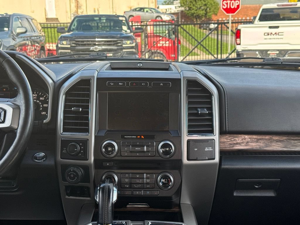 Used 2018 Ford F150 Lariat w/ Equipment Group 502A Luxury AWD/4WD image 18