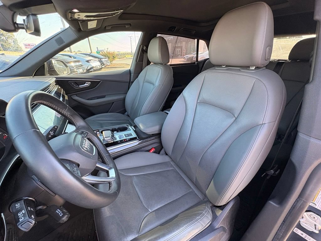 Used 2023 Audi Q8 Premium Plus AWD/4WD image 21