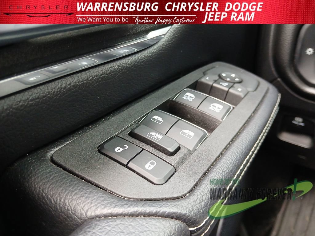 Used 2025 RAM 1500 Laramie w/ Sport Appearance Package image 31