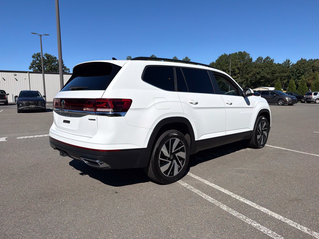 Used 2024 Volkswagen Atlas SE AWD/4WD image 5