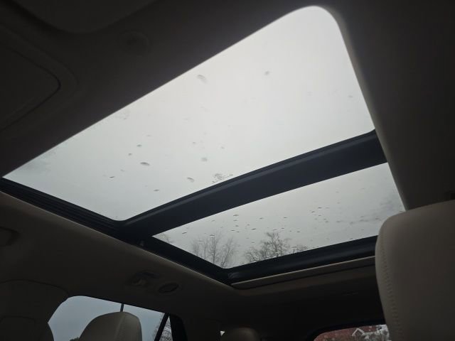 Used 2022 Ford Explorer XLT w/ Equipment Group 202A image 27