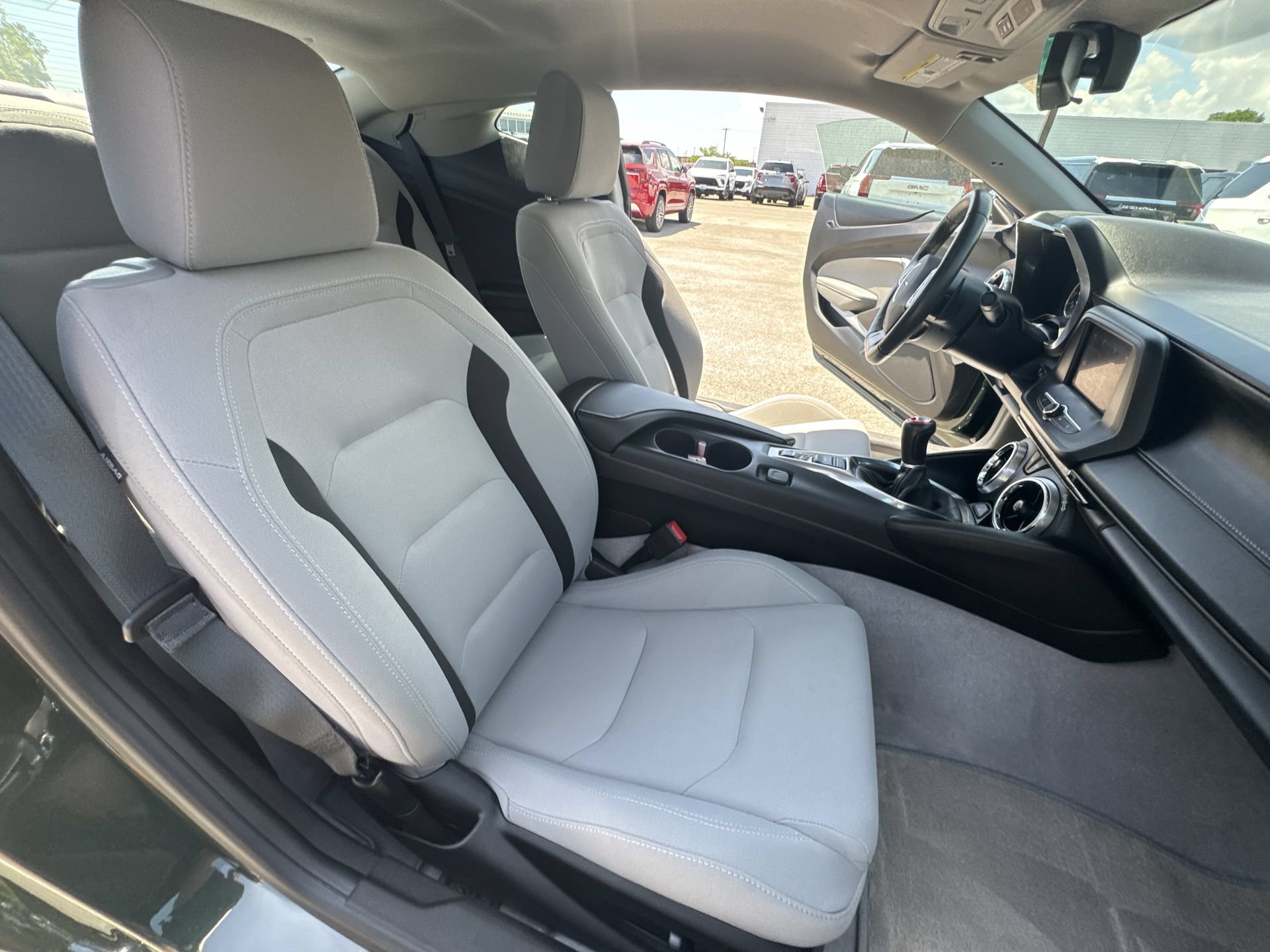Used 2020 Chevrolet Camaro LT RWD image 27