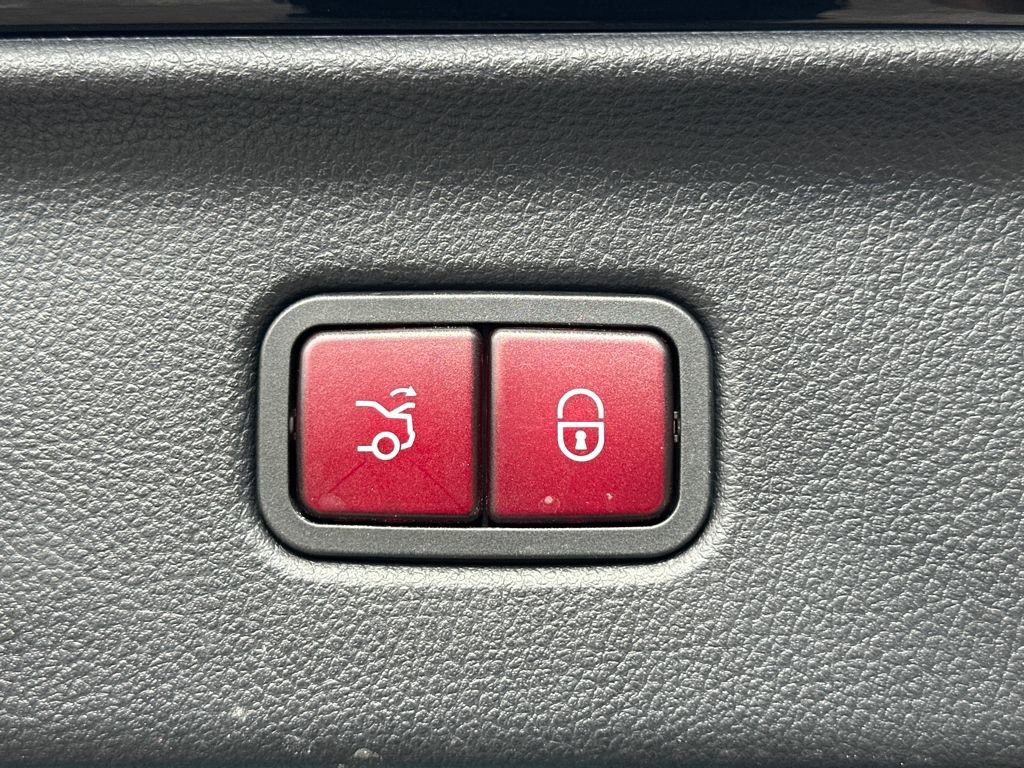 Certified 2022 Mercedes-Benz S 500 4MATIC w/ AMG Line Package image 32