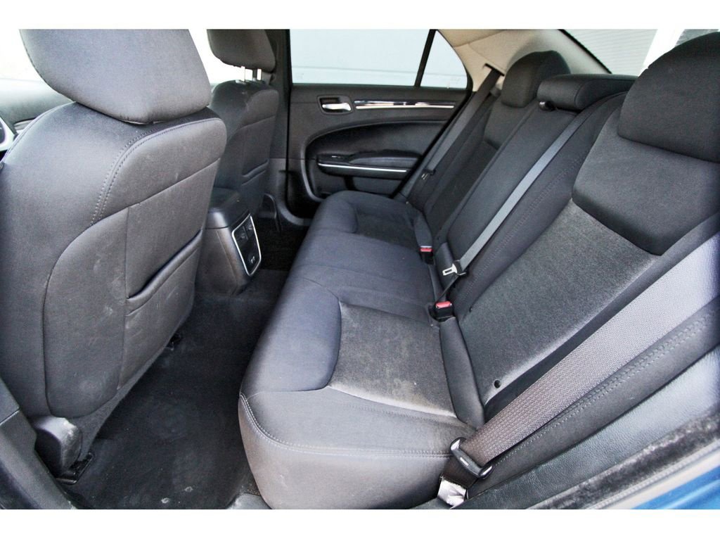 Used 2023 Chrysler 300 Touring w/ Sport Appearance Package image 7