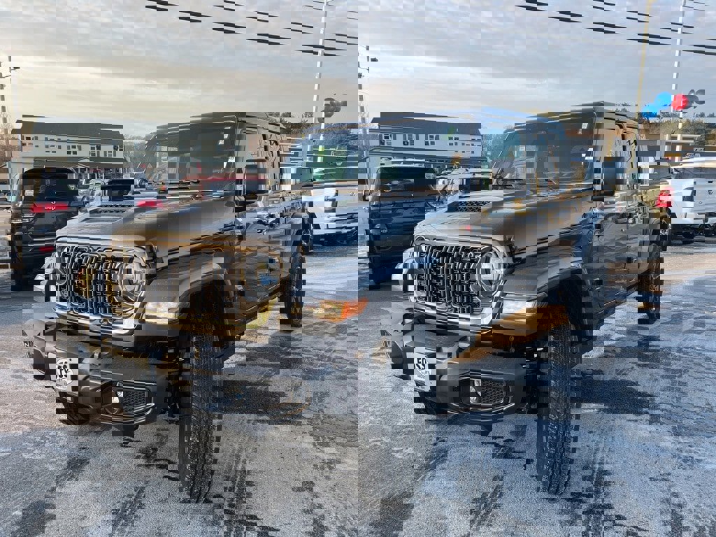 New 2026 Jeep Gladiator Sport image 3