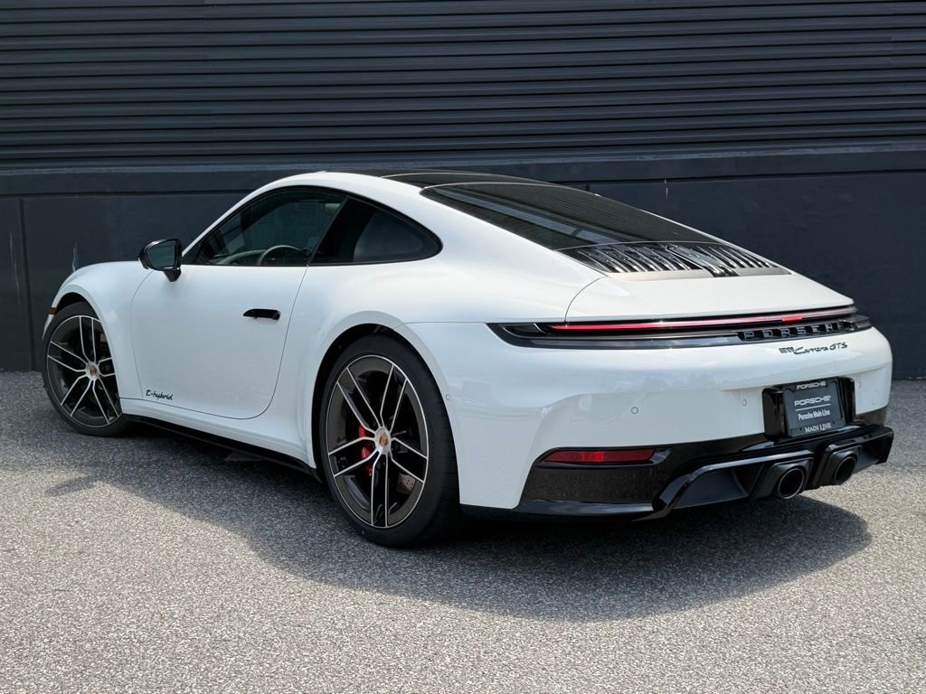New 2026 Porsche 911 Carrera GTS RWD image 3