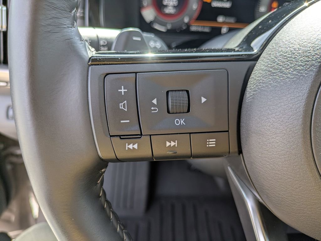 Used 2023 Nissan Pathfinder Platinum image 18